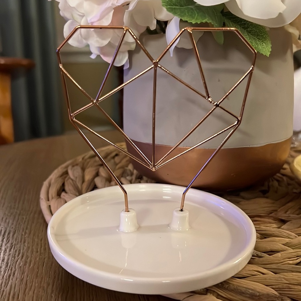 Imm Living Wire Heart Ceramic Jewelry Holder